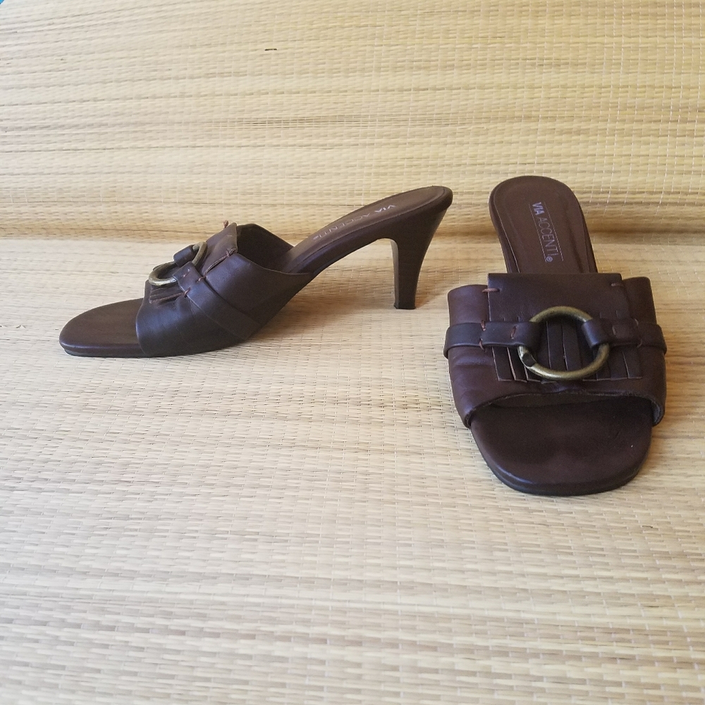 Via Accenti slip-on heels